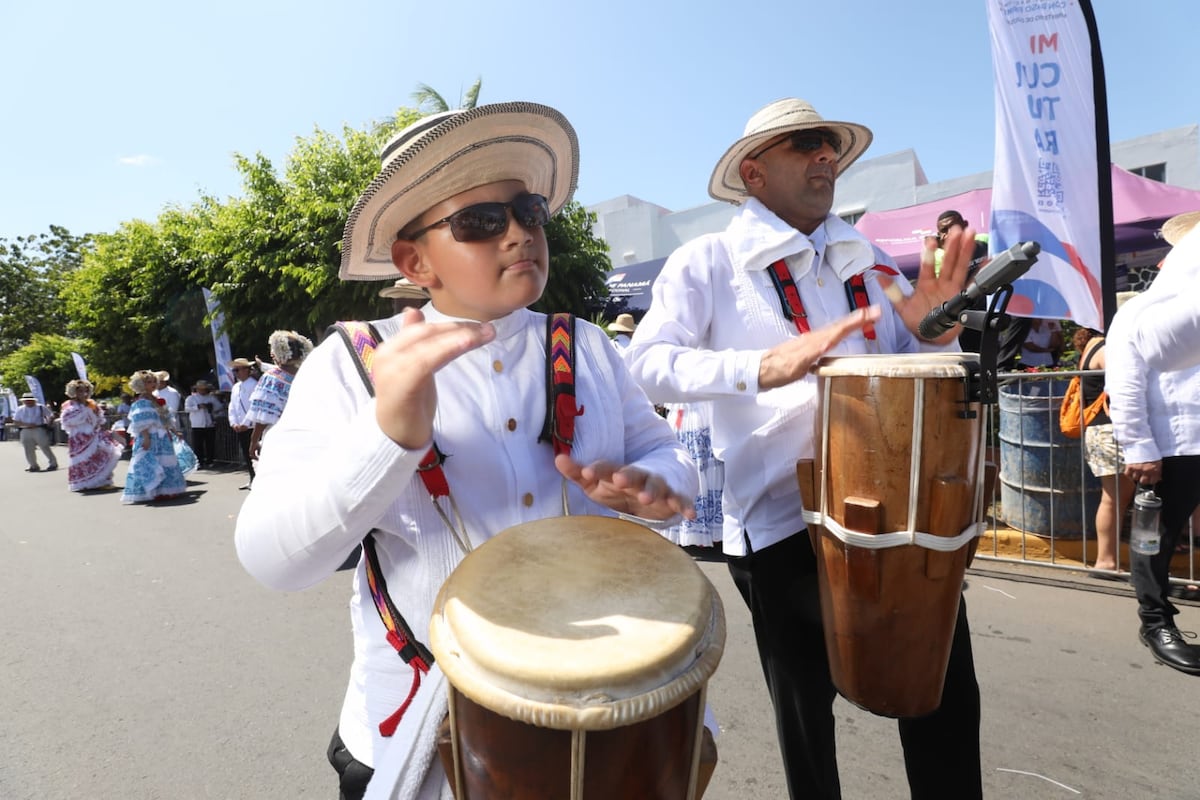 Las Tablas se viste de tradición: hoy brilla el Desfile de las Mil Polleras