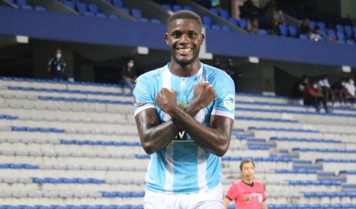 Fajardo habría rechazado ofertas de Catar, Argentina y Chile