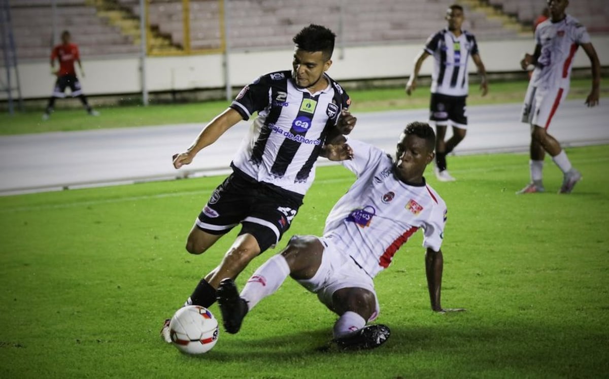 Sporting San Miguelito elimina a Tauro en los penales