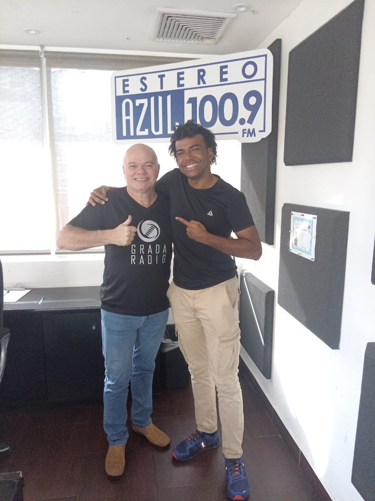 Nuestra historia anda de tour: ‘Ponle la firma’ llega a radio, TV y prensa 