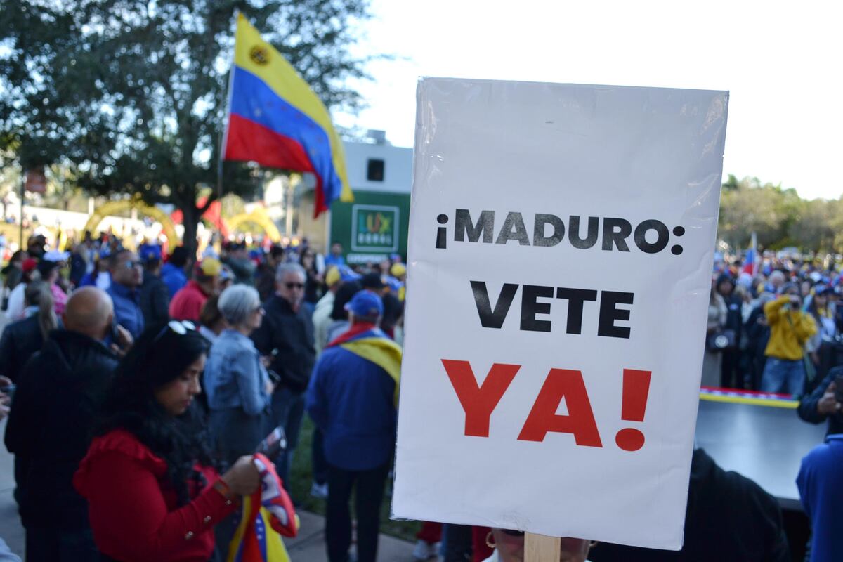 Oposición venezolana acusa a Maduro de consumar un ‘golpe de Estado’