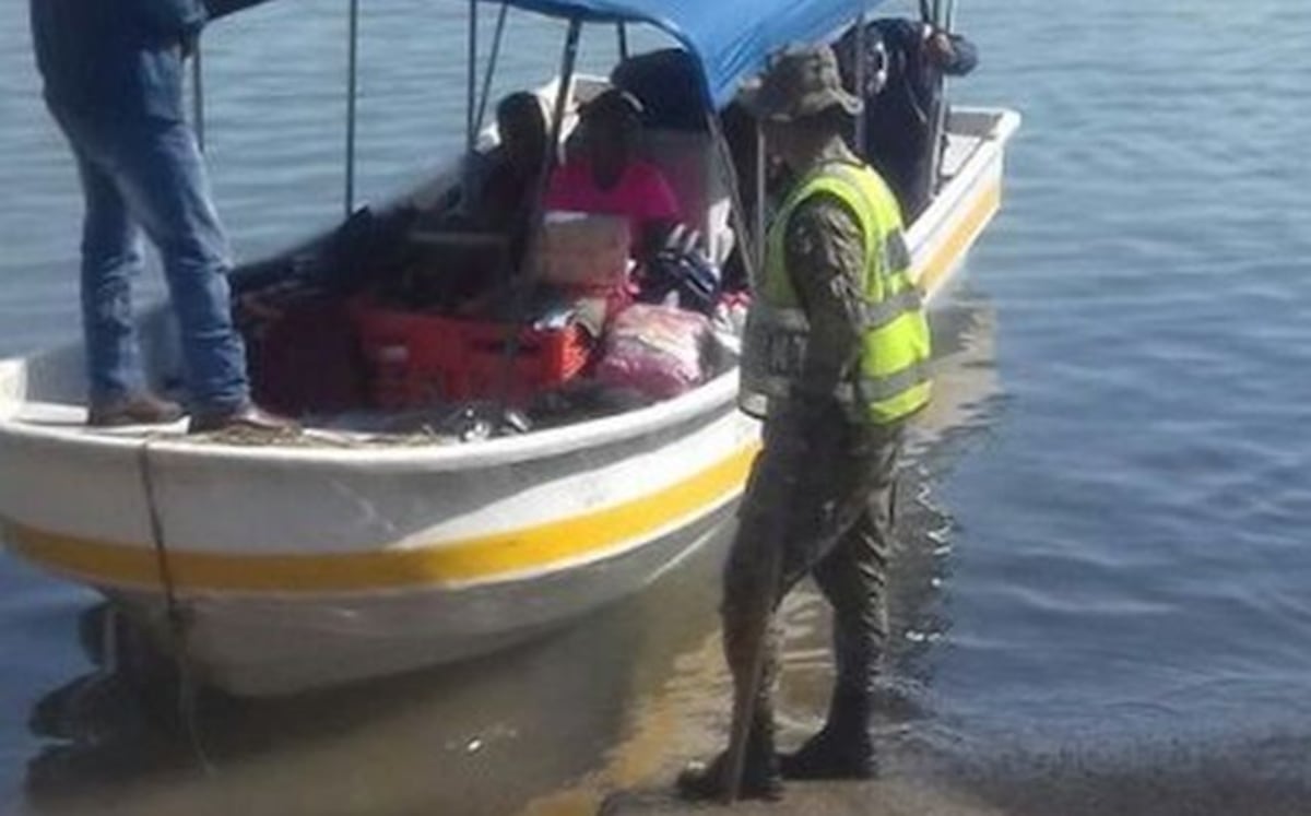 ¡VÁYALA! Fue al baño y le robaron la cartera