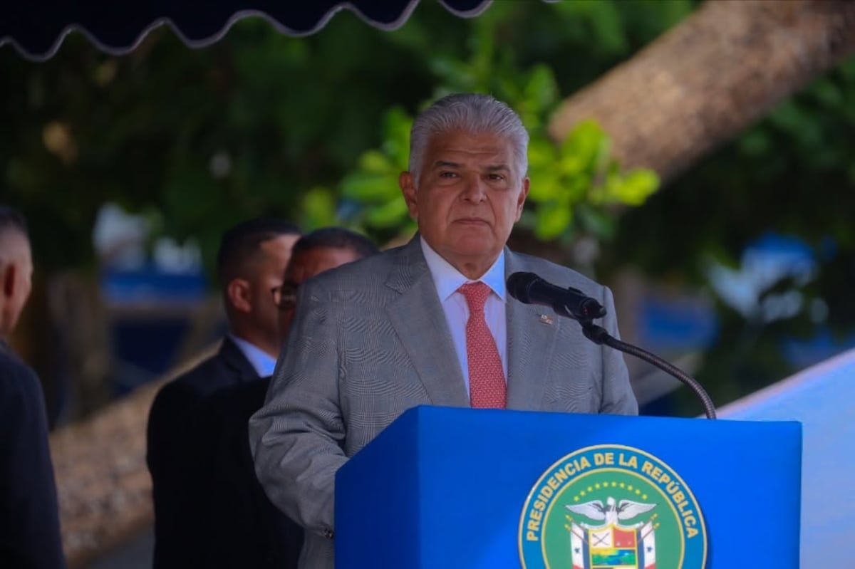 Nuevos uniformados listos para patrullar: así fue la graduación de 893 agentes 