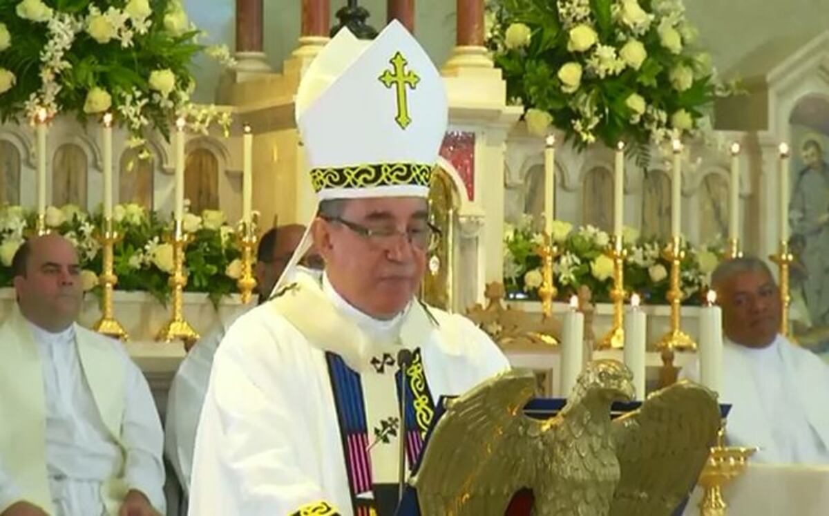 Monseñor Ulloa ofrecerá misa por todos los héroes que trabajan en esta pandemia