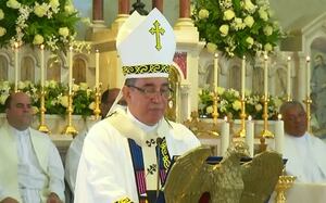 Monseñor Ulloa ofrecerá misa por todos los héroes que trabajan en esta pandemia