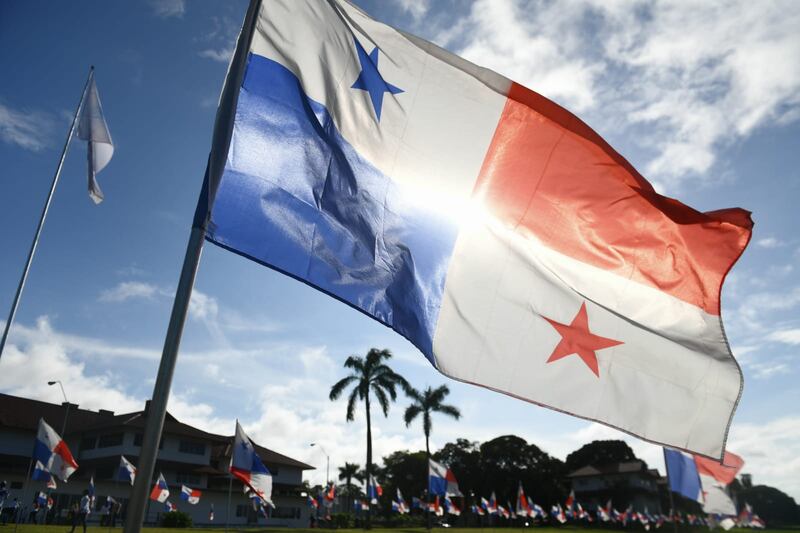 Lámina #3. Tu Patria, tu his70ria: El orgullo que ondea cada 4 de noviembre