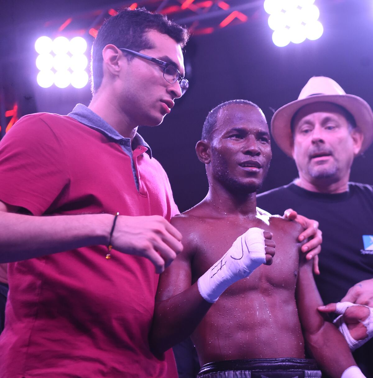 Cubano radicado en Panamá defenderá su corona en cartelera organizada por ‘Canelo’ Álvarez