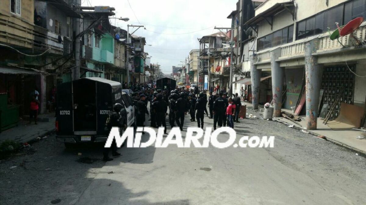 VIDEO| Ya hay detenidos por saqueos.Policías recuperan objetos hurtados