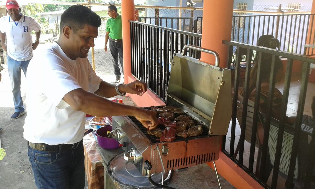 Familiares y amigos de Mariano Rivera celebran a lo grande en Puerto Caimito