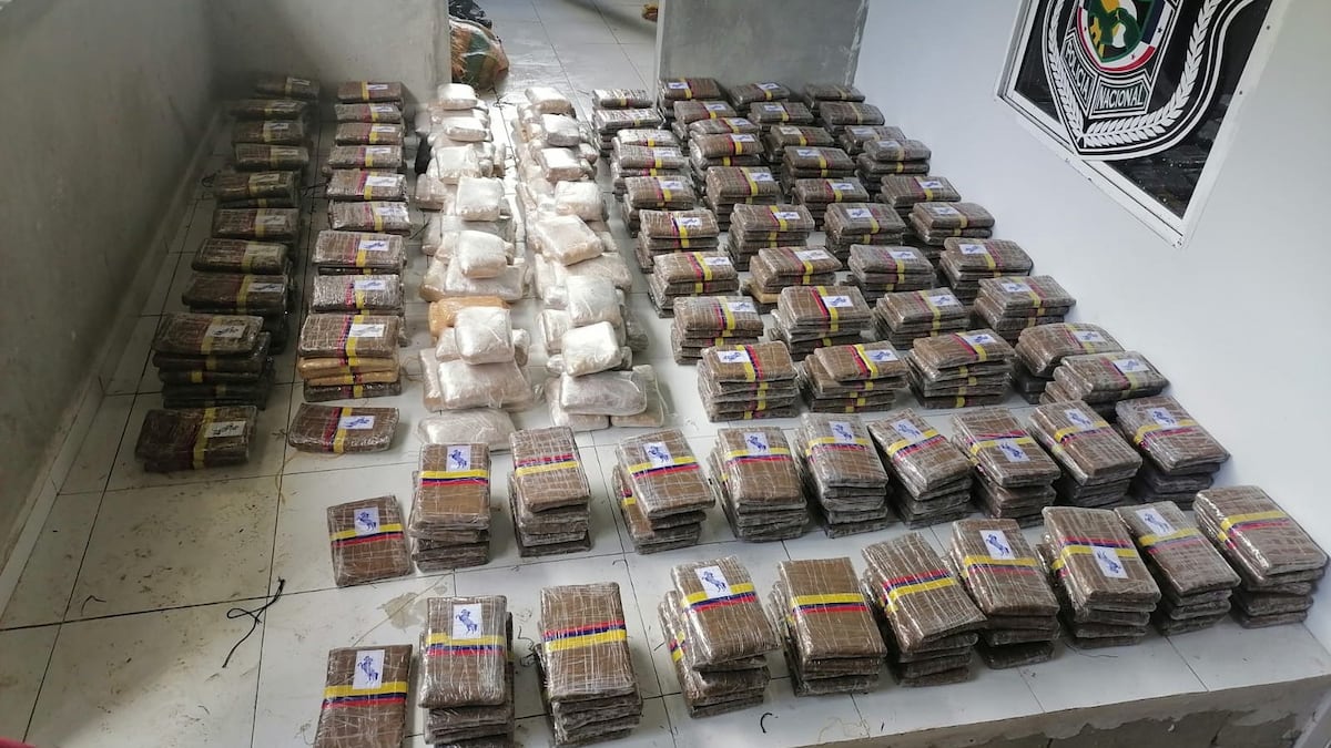 Decomisan más de 400 paquetes de droga dentro de una camioneta en Chame