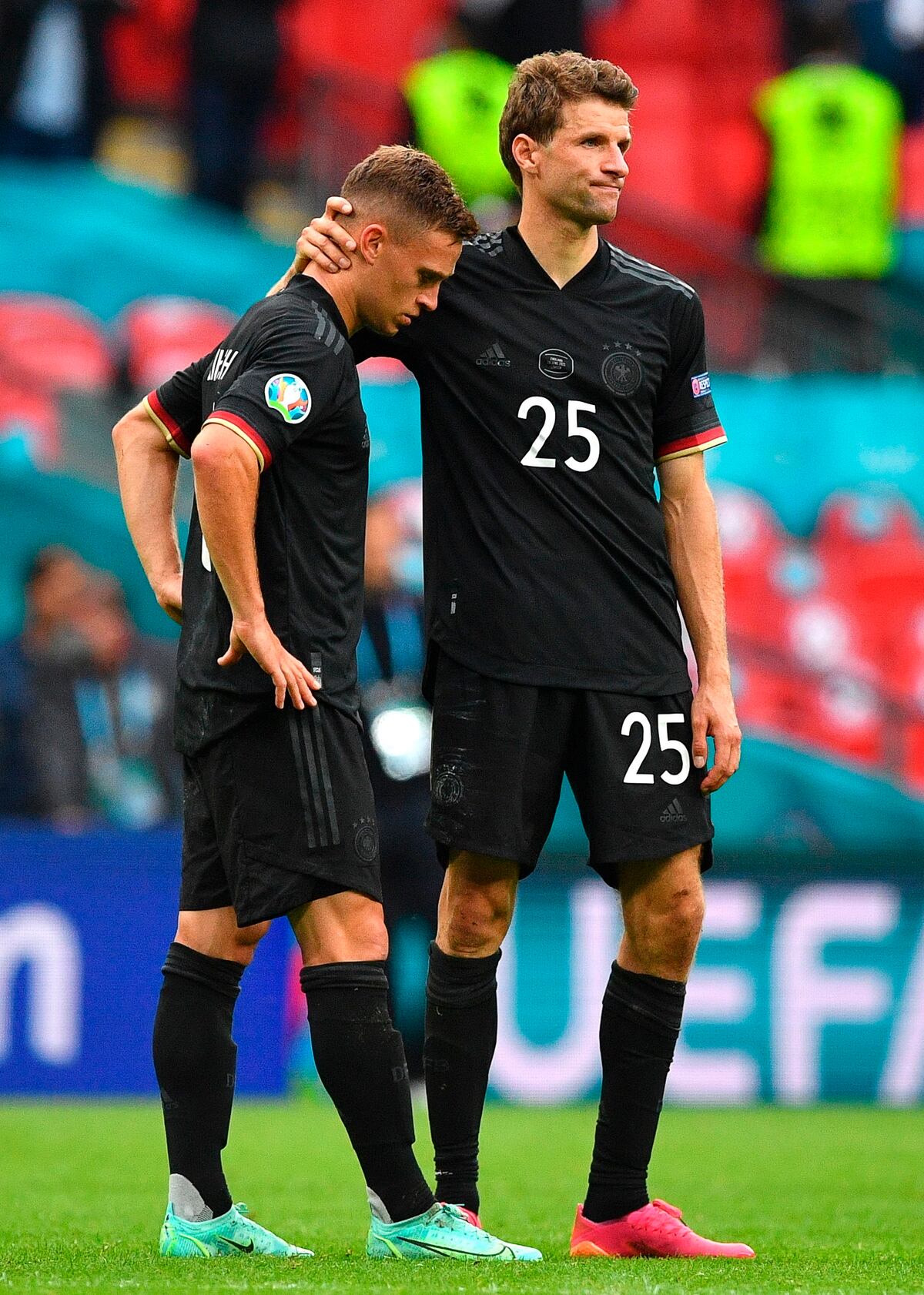 Se hunde otro barco. Alemania cae en Wembley y se acaba la era de Joachim Löw