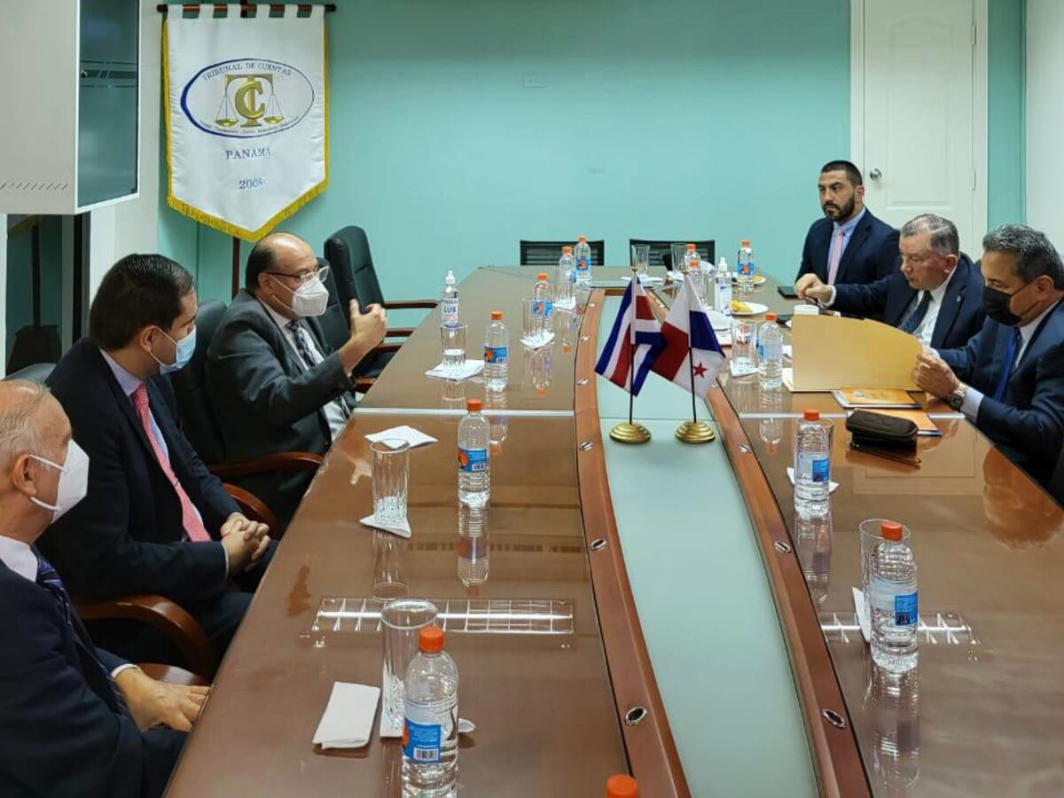 Colegio de Abogados de Costa Rica visita el Tribunal de Cuentas para conocer la experiencia panameña