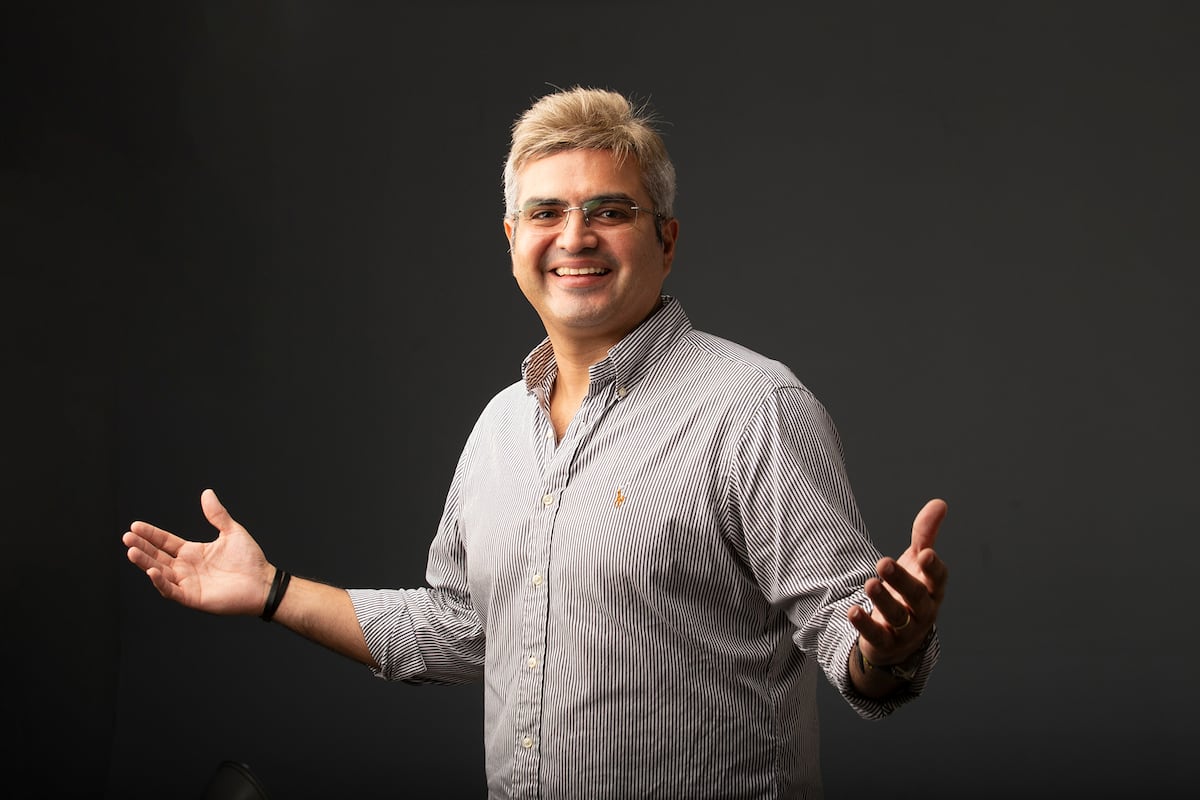 Jhonathan Chávez y Los Triunfadores calientan agosto con ‘A veces’