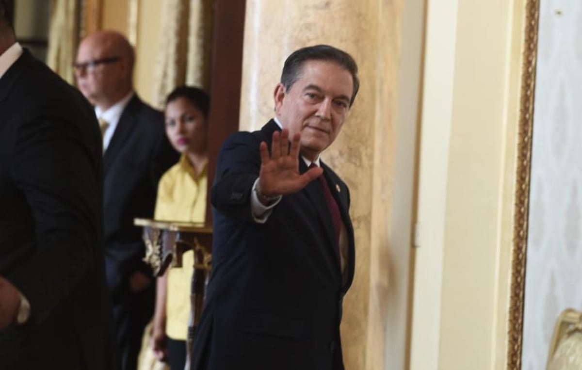 Caen dos ministros. Mirones renuncia. Nito anunció su reemplazo y también destituye al ministro de Gobierno. Video