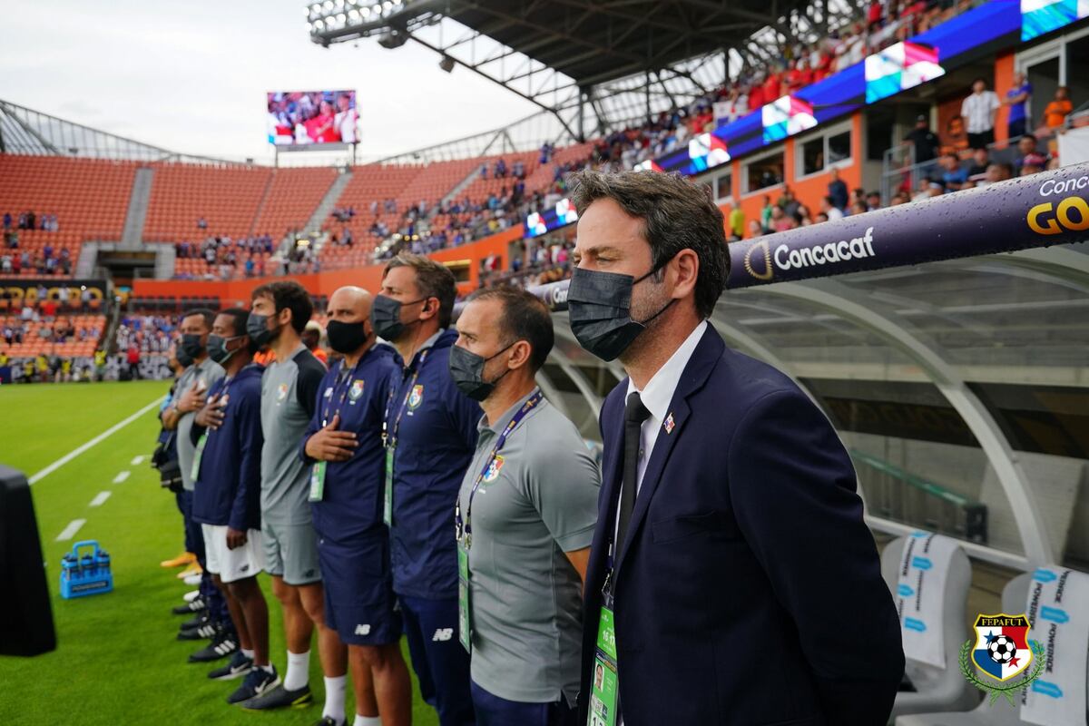 No hay ‘preocupación’ del míster. Thomas Christiansen felicita a los suyos por el empate ante Catar