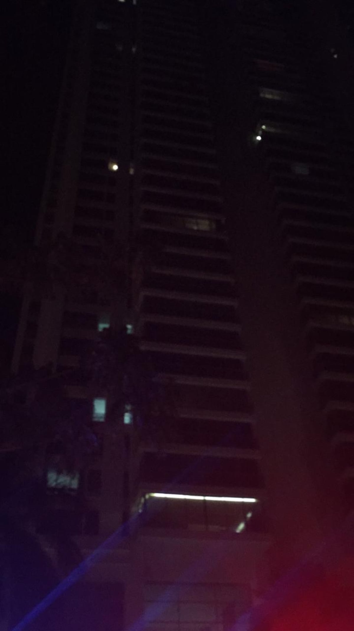 Arbolito navideño pudo ser el causante de un incendio en un apartamento