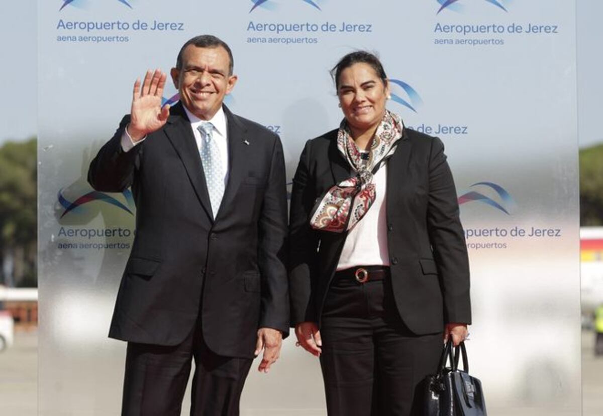 Arrestan a exprimera dama por presunta malversación de fondos públicos