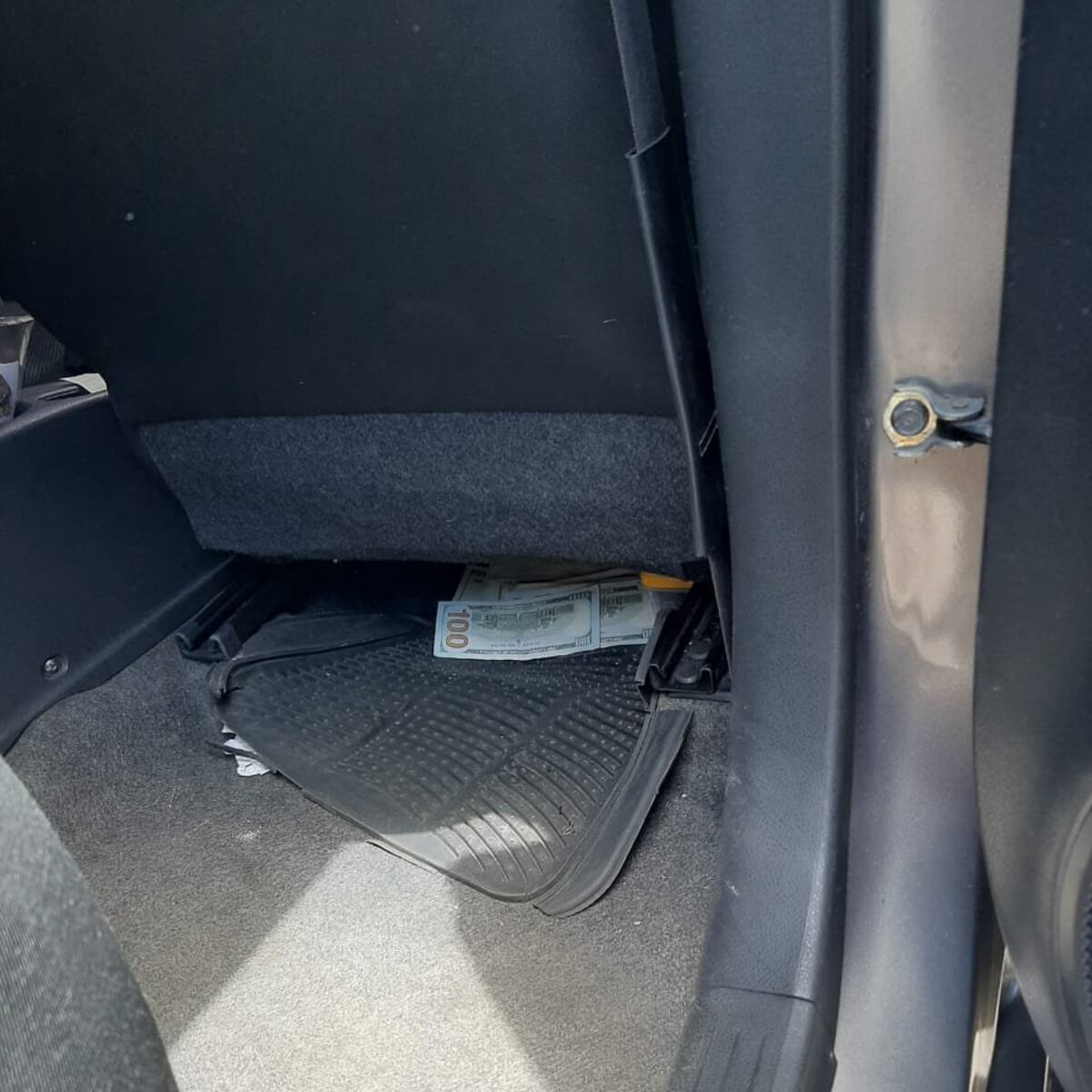 Persecución de policías y presuntos ladrones. Los interceptan a la altura de Campo Limbergh por hurto de $3 mil