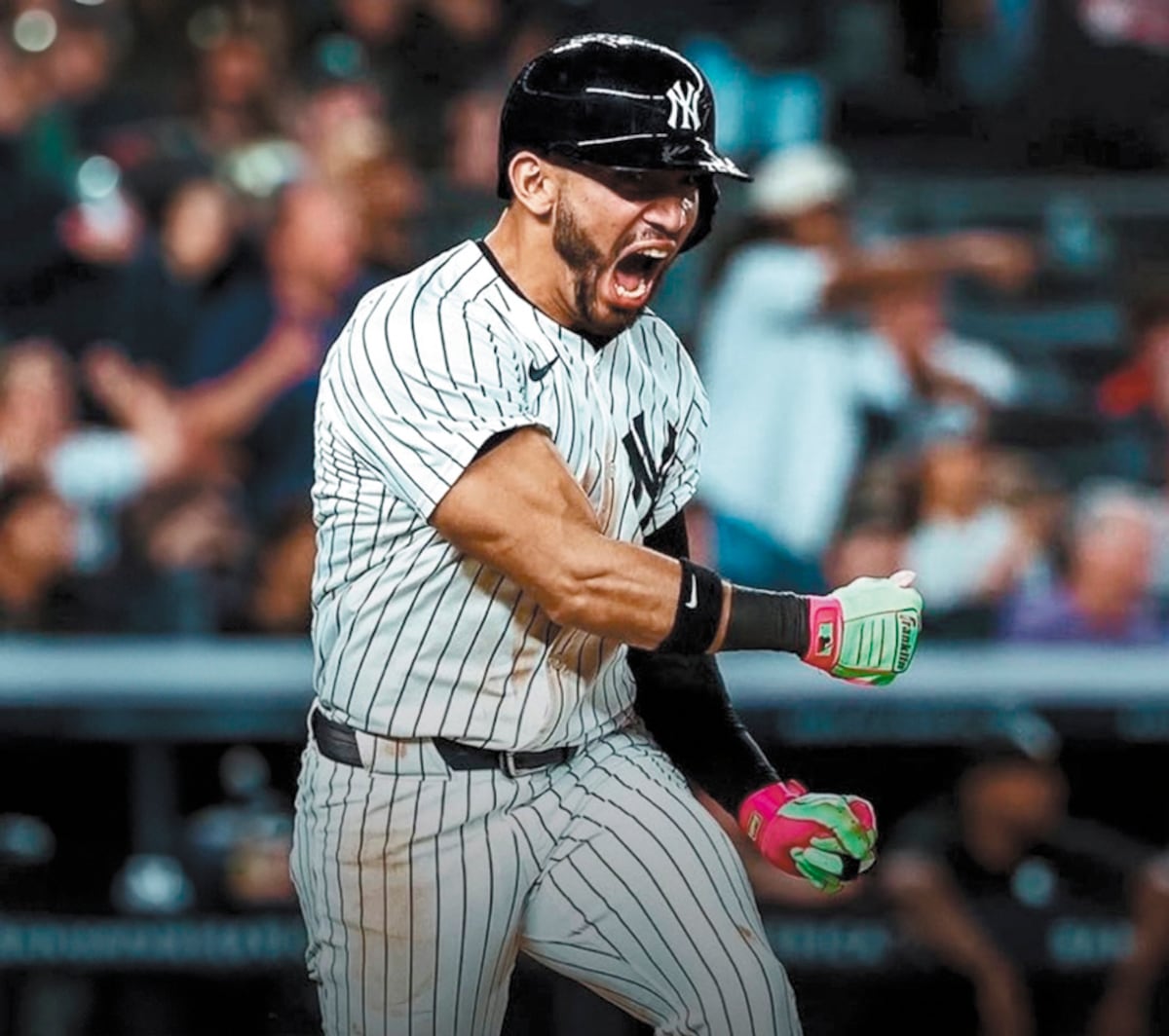 José Caballero celebra sus 30 años con jonrón ante Boston