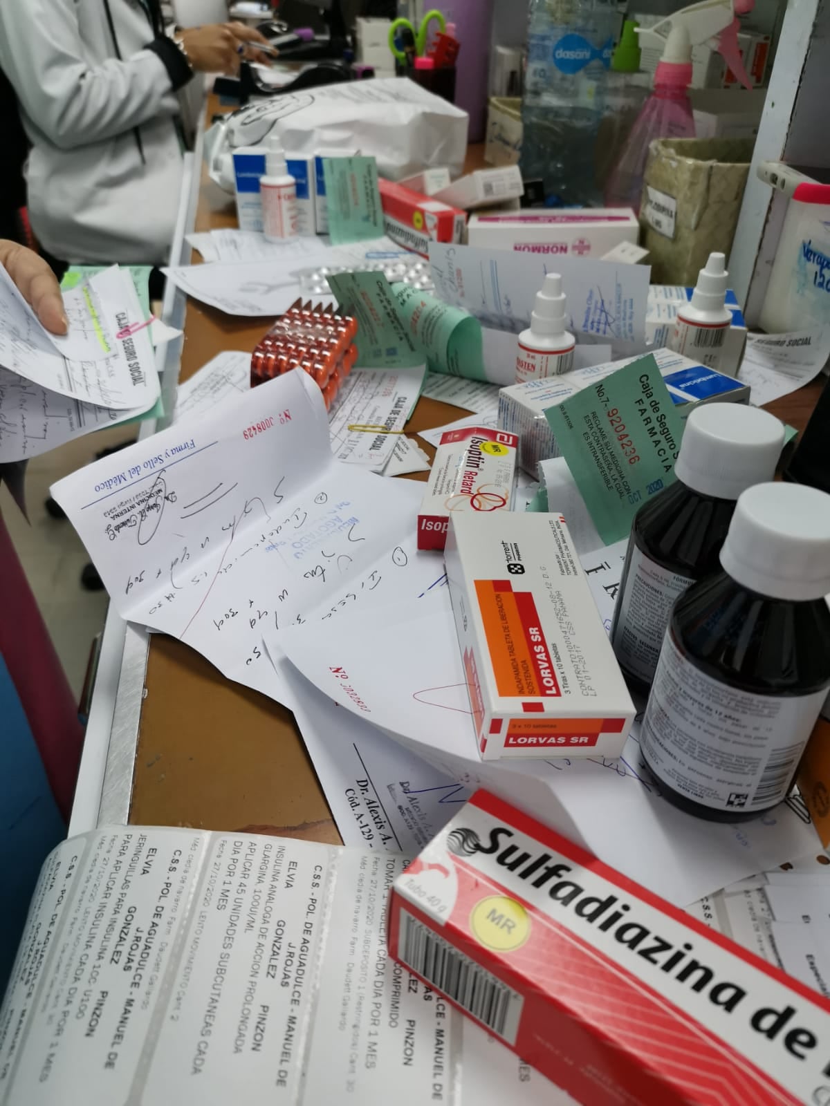 ¿Se acabó el ‘no hay’ en las farmacias de la CSS? Opiniones de los pacientes