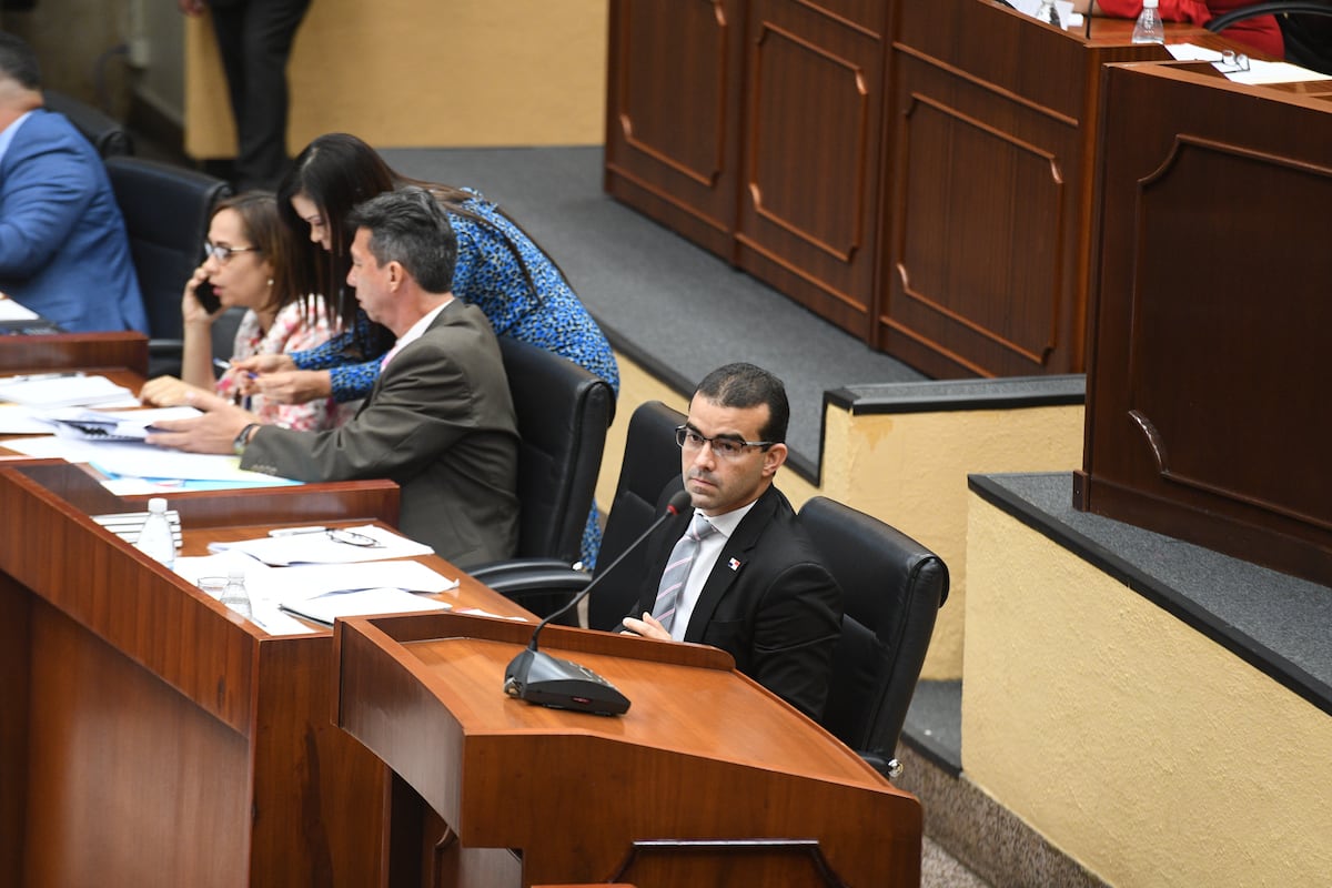 Continúa el debate sobre reformas a la ley de Contrataciones Públicas