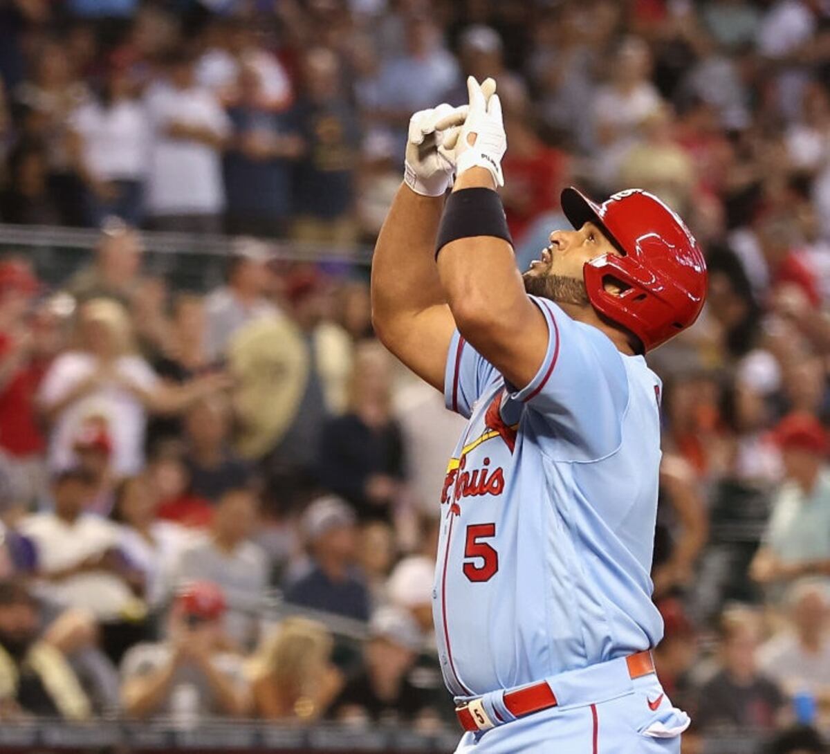 Pujols vuelve a volarse la cerca y se acerca a los 700 cuadrangulares
