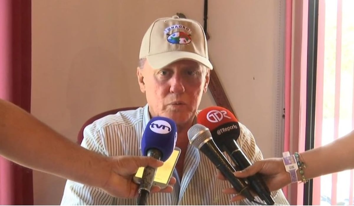 Papá de diputada Athanasiadis le metió su puñete a diputado Benicio Robinson