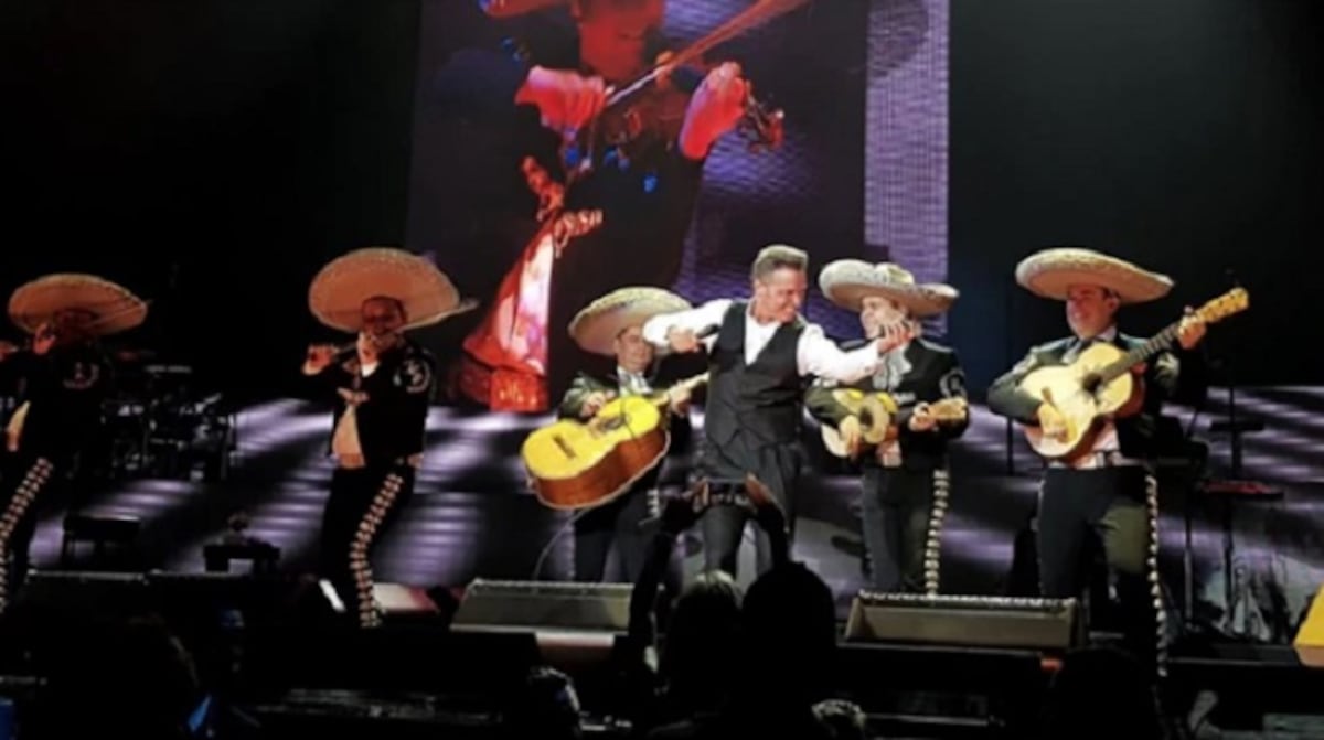 ¿Problemas? Luis Miguel inicia su gira entre un mal sonido y gestos obscenos