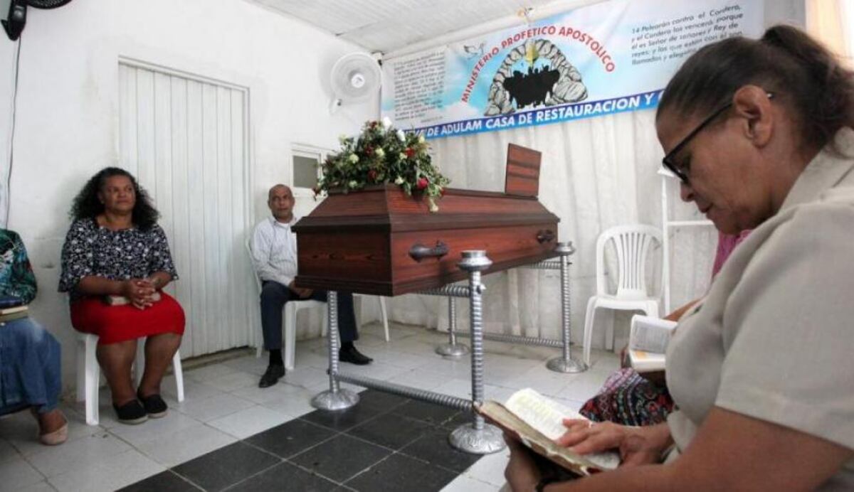 El muerto al que velan en Colombia desde hace 8 días a la espera de que resucite