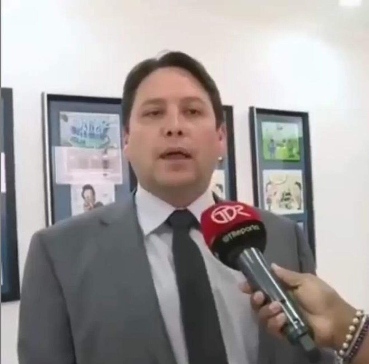 Director del IDAAN causa revuelo, 'prendido en llamas'. Video