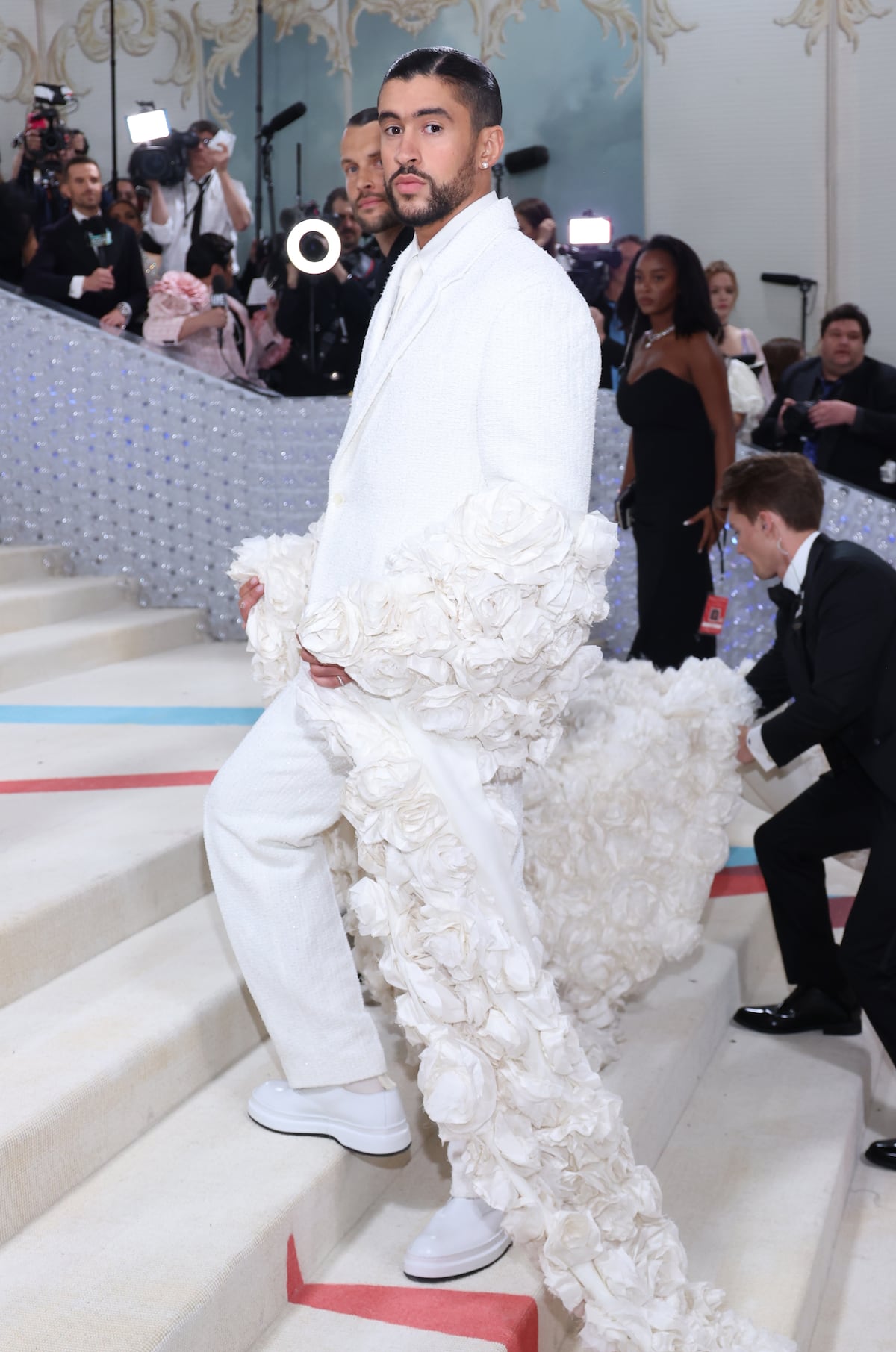 Resumen de la Met Gala: Una cucaracha se roba el ‘show’, disfraces de gatos y la espalda descubierta de Bad Bunny