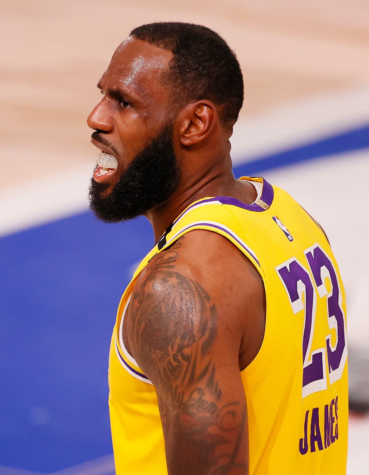 Los Raptors le dan para llevar a LeBron y sus Lakers