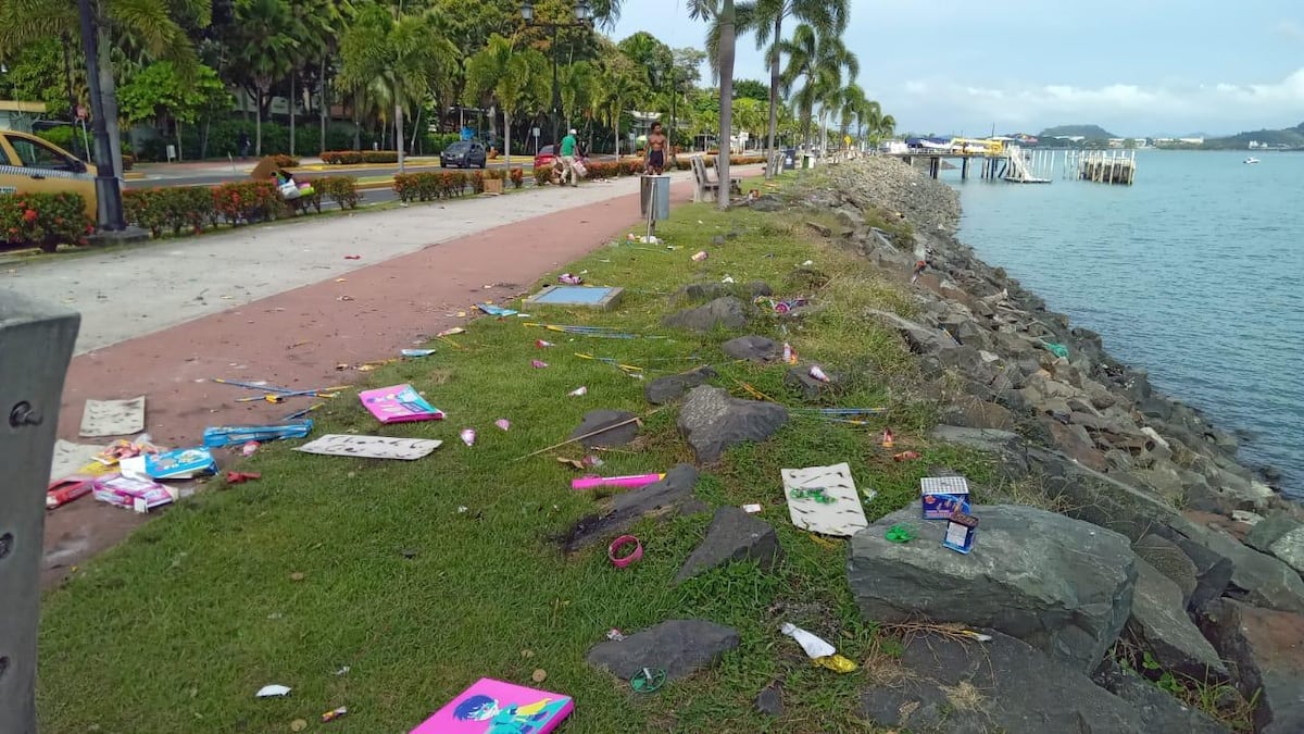 Amador amanece entre basura de fuegos artificiales tras la fiesta de Año Nuevo