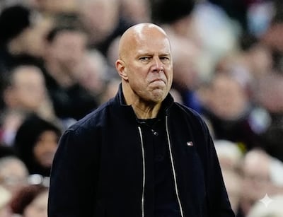 Liverpool corta con Arne Slot y ya mira hacia Andoni Iraola