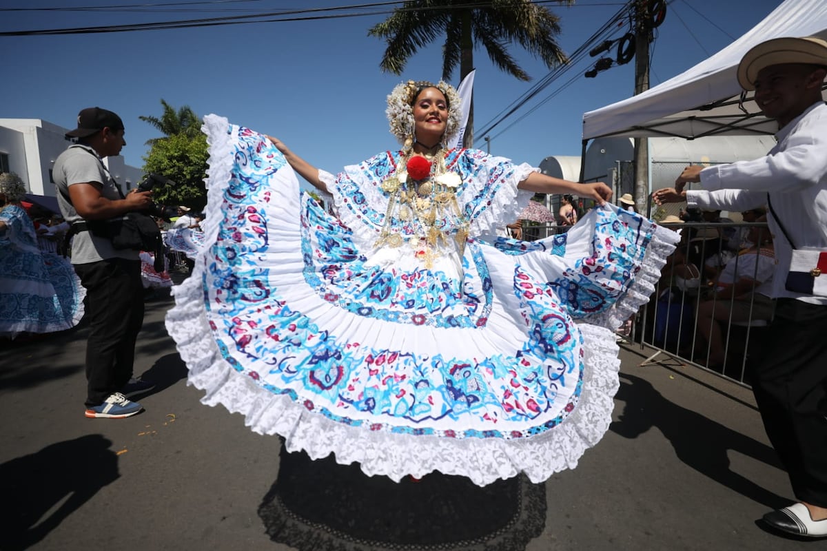 Las Tablas se viste de tradición: hoy brilla el Desfile de las Mil Polleras