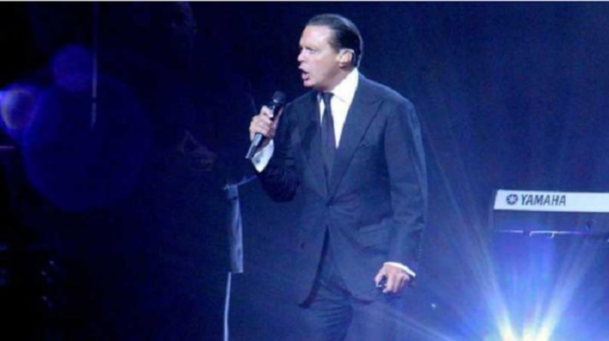 ¡Uy! Luis Miguel se queda sin voz durante concierto en Boston| VIDEO