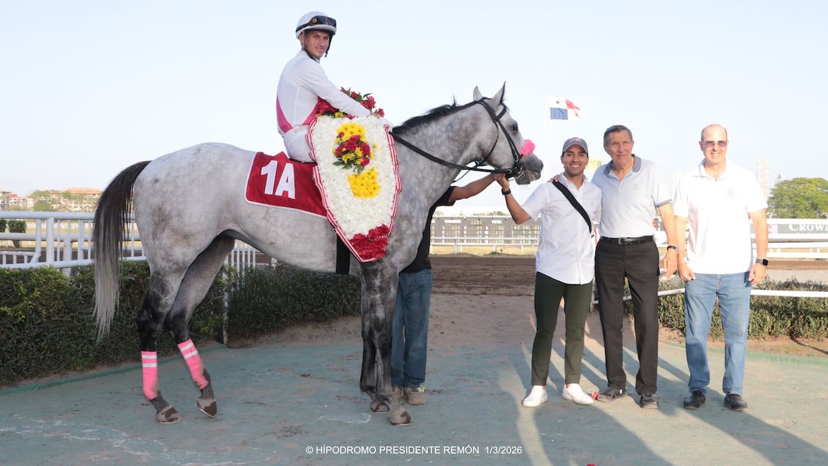 ¡Tomasito arrasa en el hipódromo y gana carrera en honor a Carlos Espino!