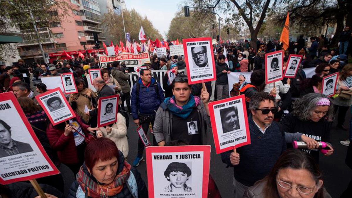 Marcha pide justicia para los desaparecidos en Chile