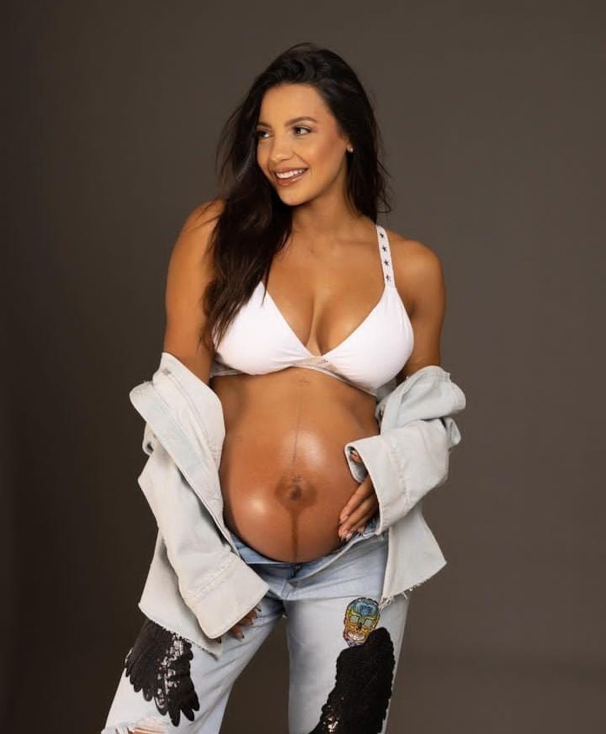 ‘La Chama’ ex Calle 7 da a luz a Victoria, tras 40 semanas de embarazo