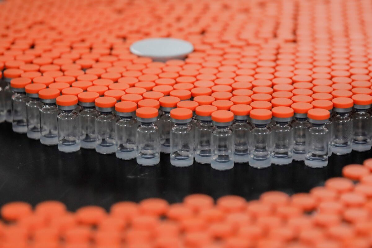 China aprueba su primera vacuna anti-covid con vistas a distribuirla gratis