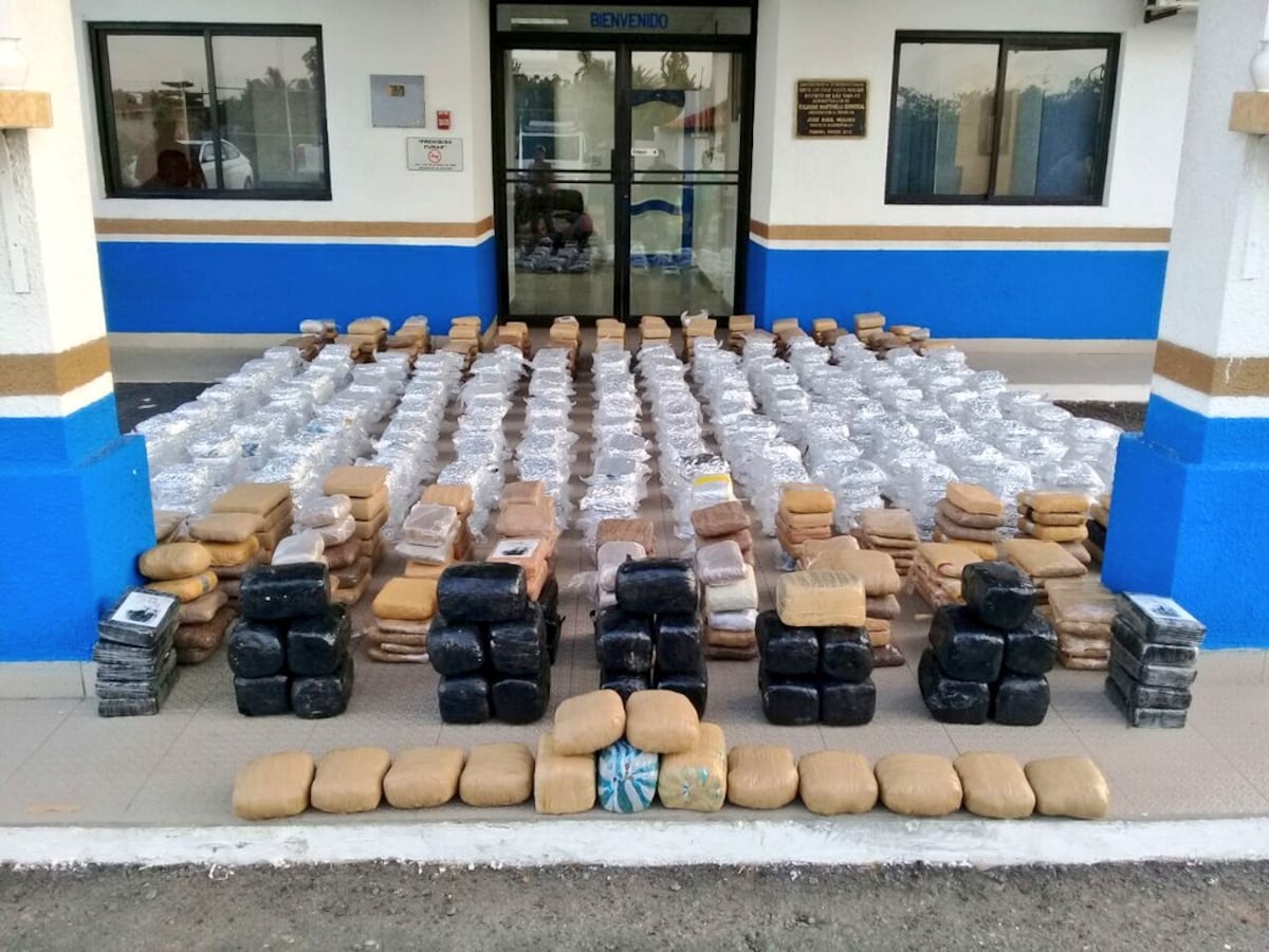 ¡Insisten! Narcos colombianos fueron atrapados con droga en Los Santos