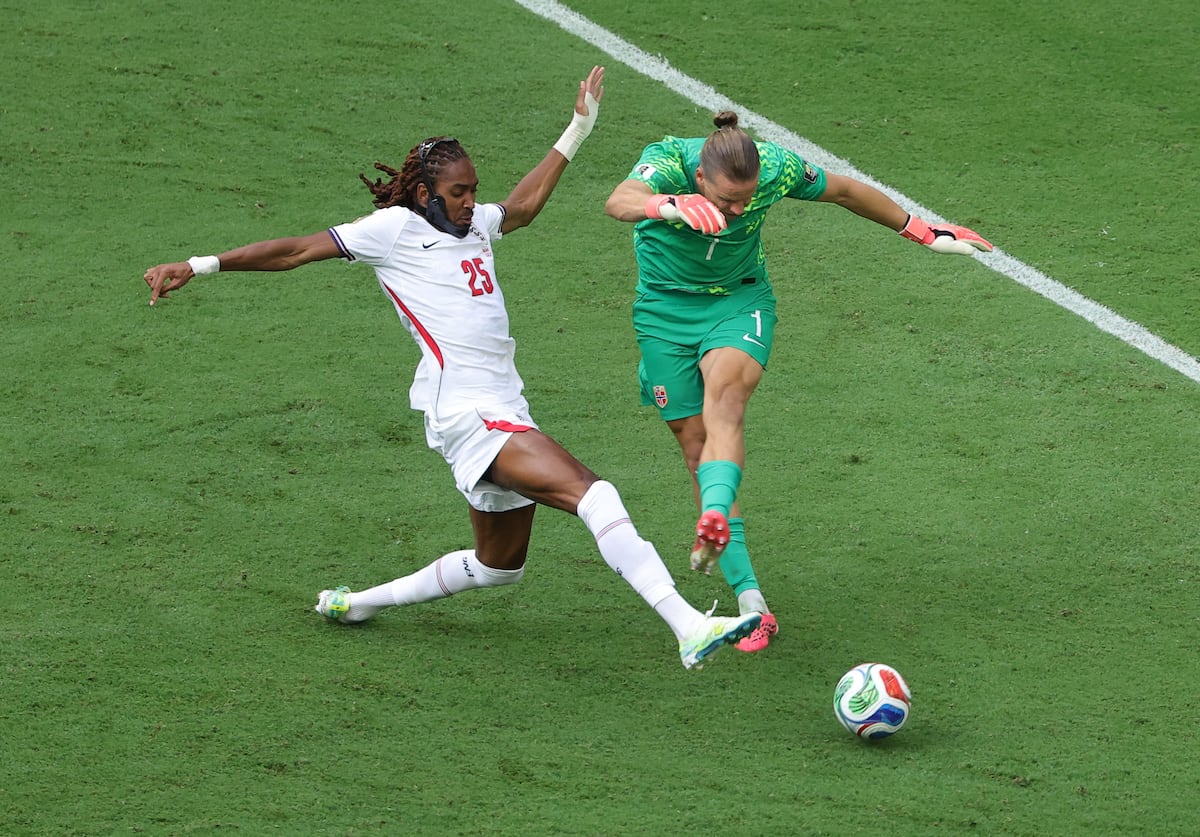 Cayeron los vikingos: Inglaterra remonta 2-1 y entran en las semifinales del mundial