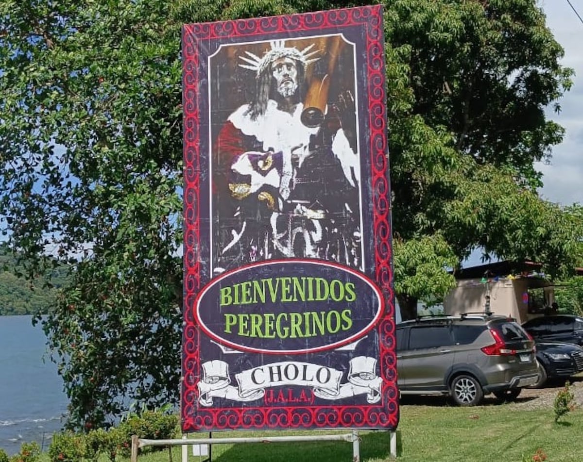 Muchos rindieron devoción al Cristo Negro de Portobelo 