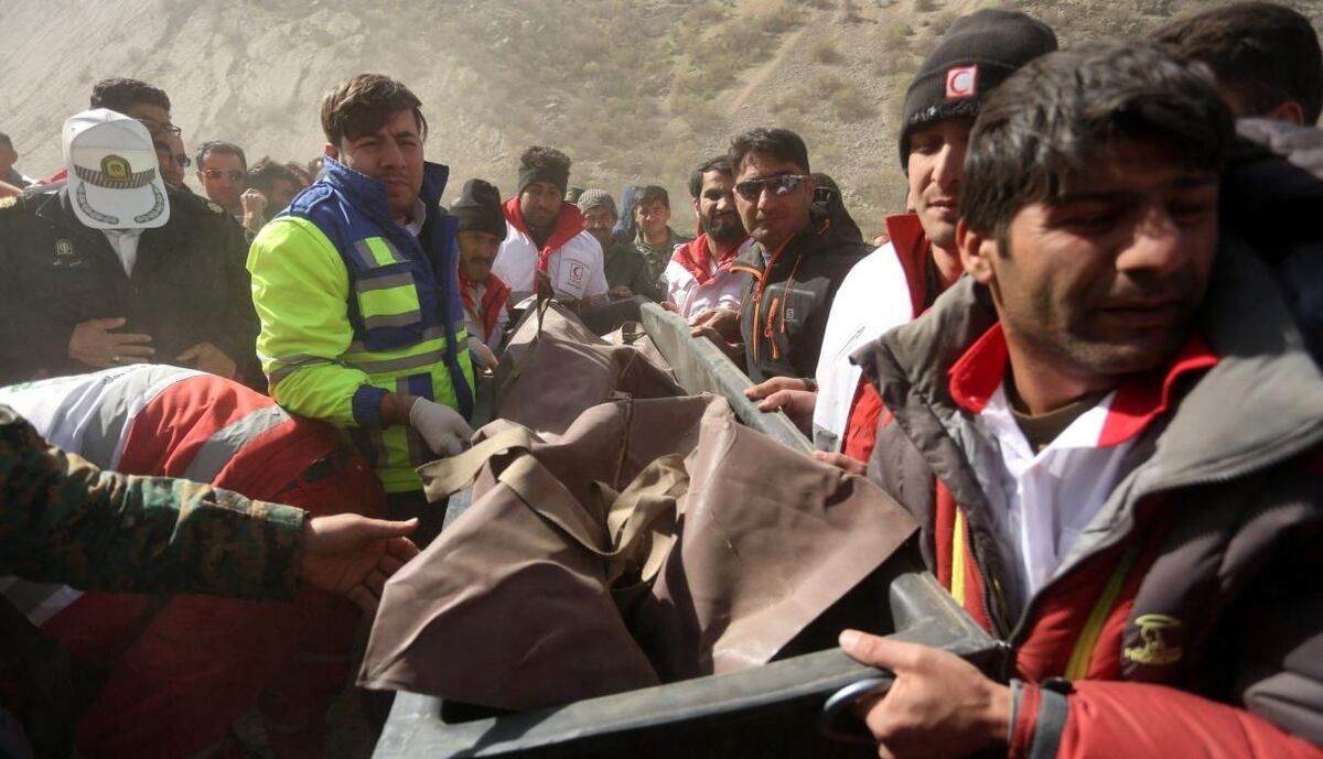 Celebra su despedida de soltera en Dubái y se estrella en jet privado con amigas