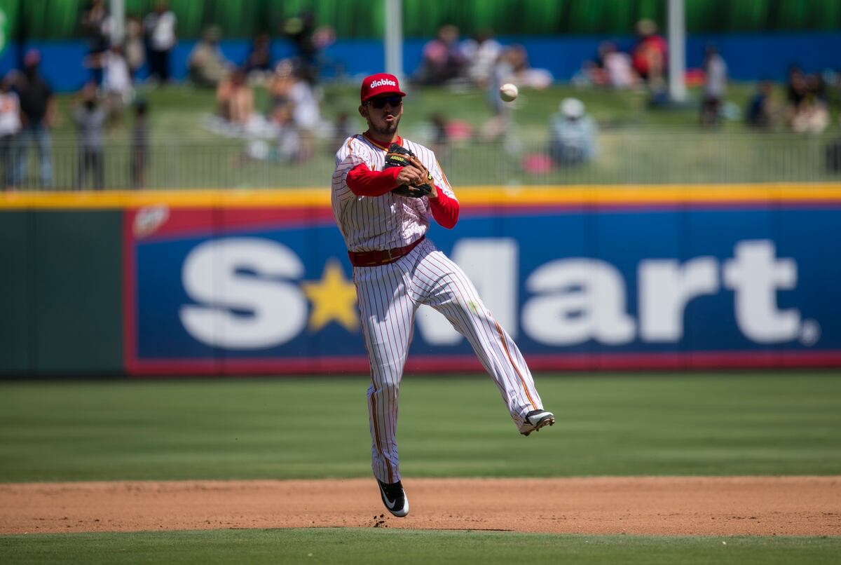 Chiricano Javy Guerra la puso a 99 millas por hora en su debut