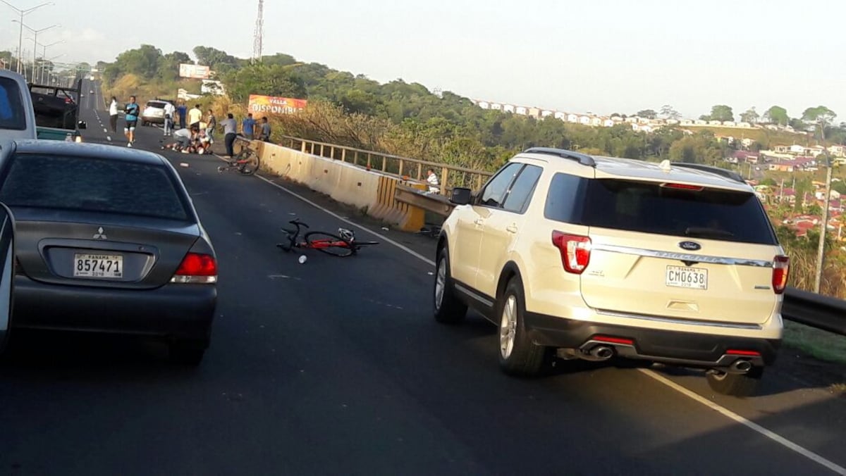 Atropellan a varios ciclistas en la autopista de La Chorrera