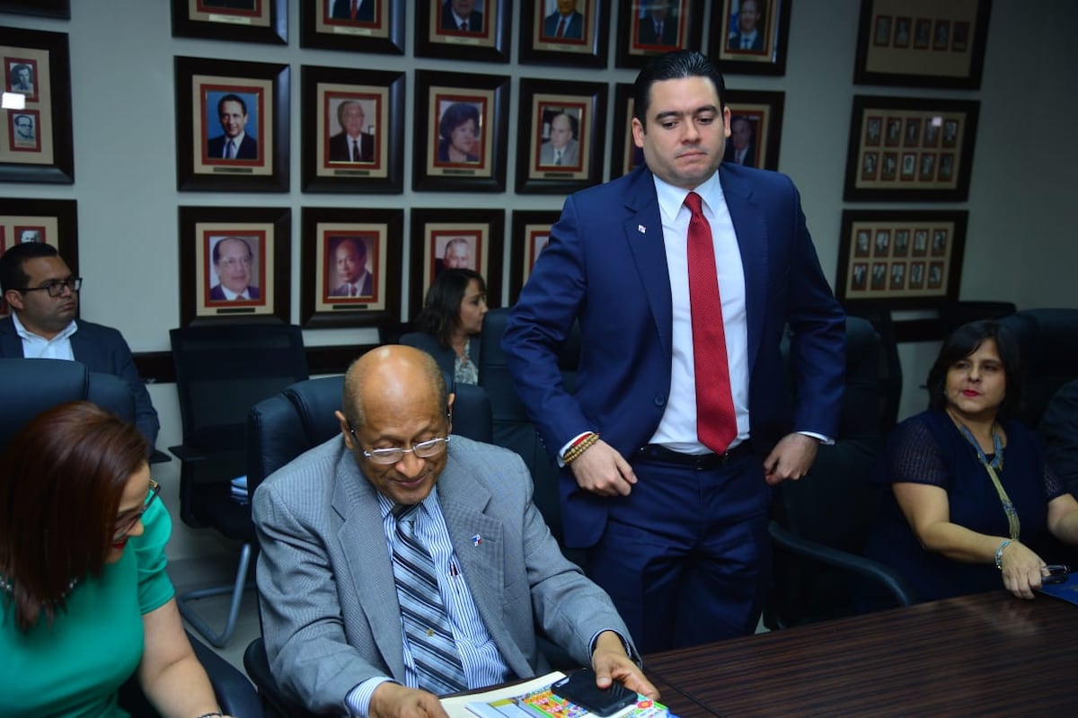 El MEF le responde a  ‘Nito’ y a ‘Gaby’ Carrizo