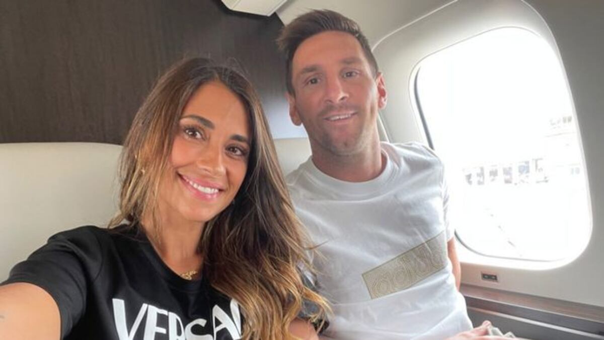 Messi ya está en París y su padre confirmó que jugará con el PSG