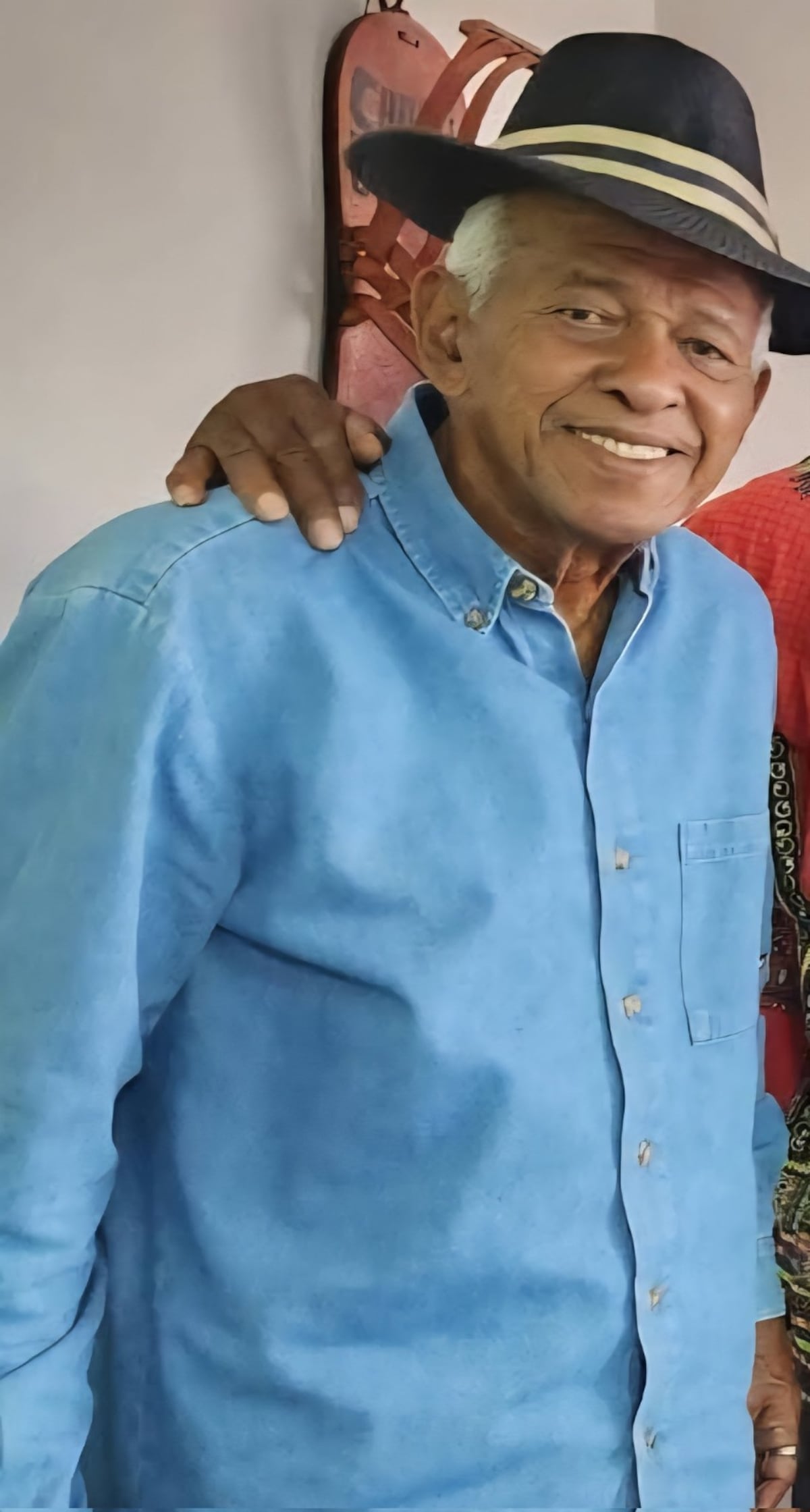 Fallece el cantante y humorista Sócrates Lazo