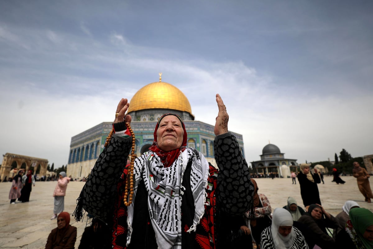 Unos 125 mil musulmanes acuden a rezar a Jerusalén Este en tercer viernes de Ramadán